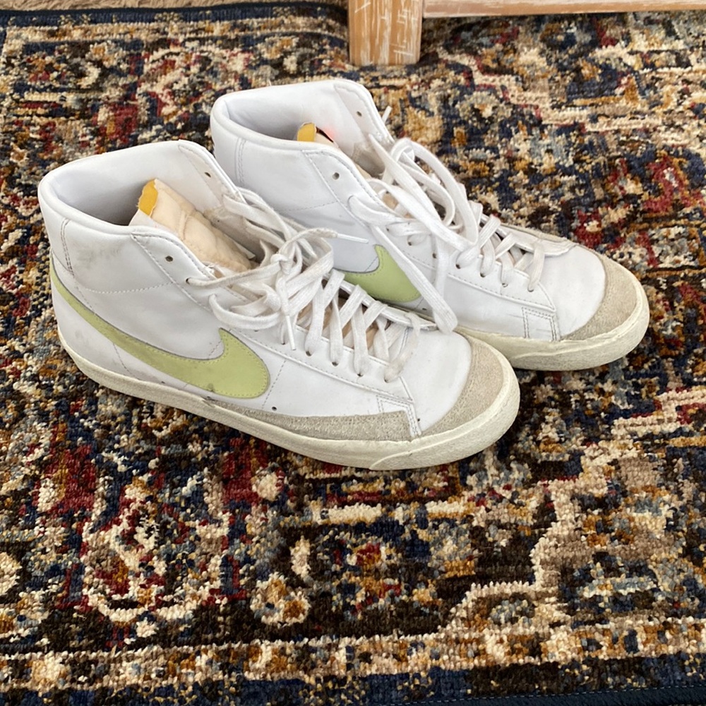 Nike blazers green. Women 11.5 men’s 9.5